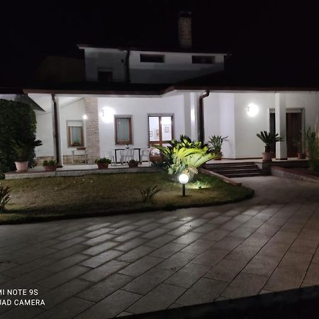 Villa Aristogatti San Pietro Vernotico Buitenkant foto