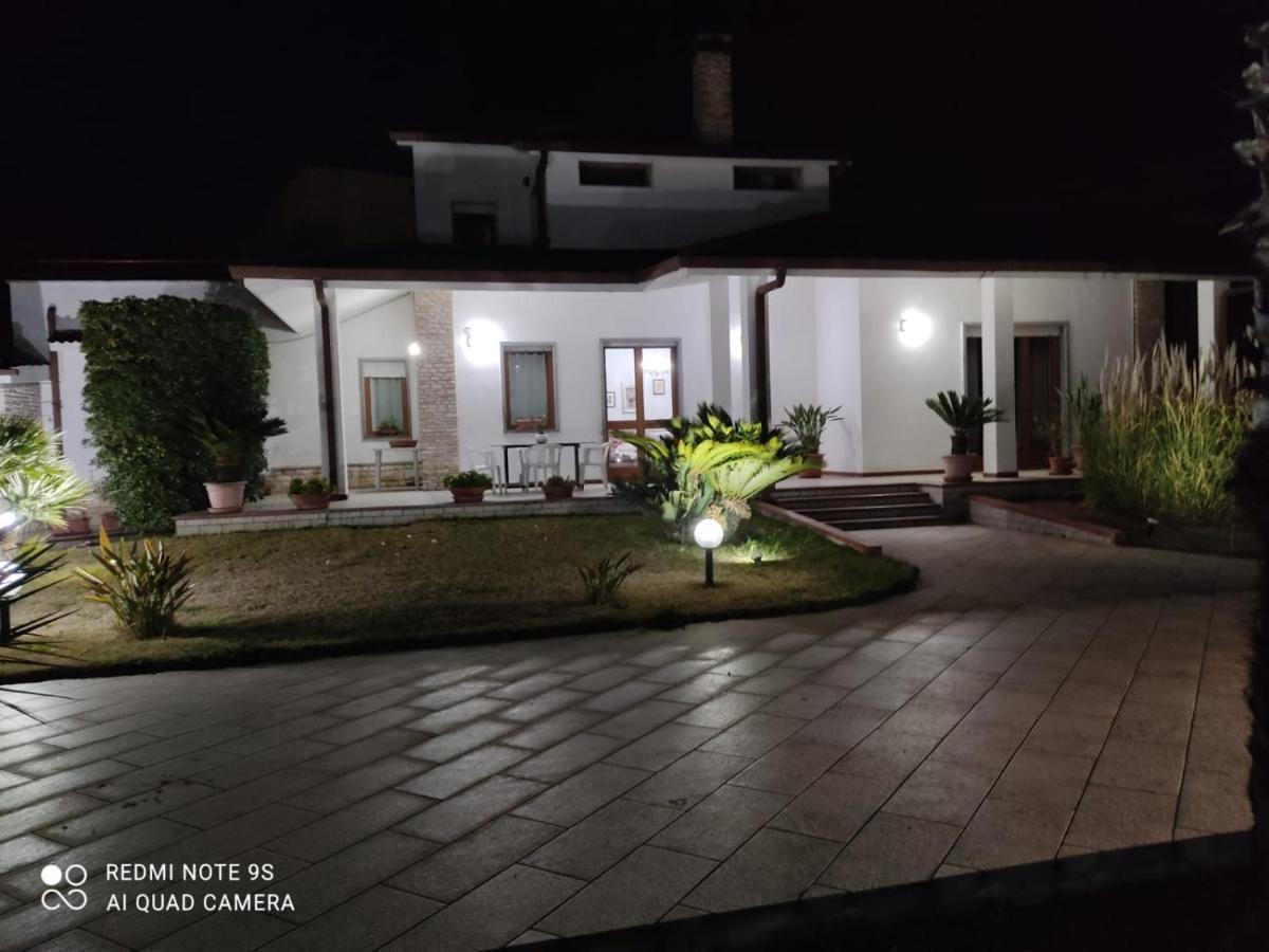 Villa Aristogatti San Pietro Vernotico Buitenkant foto