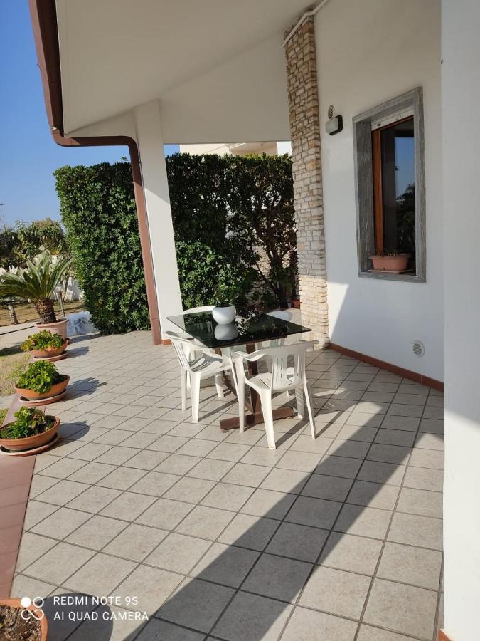 Villa Aristogatti San Pietro Vernotico Buitenkant foto